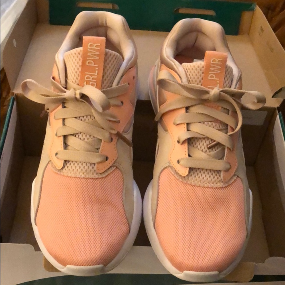 Puma Nova GRL.PWR **SOLD OUT**